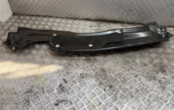 Toyota Yaris Wiper trim 