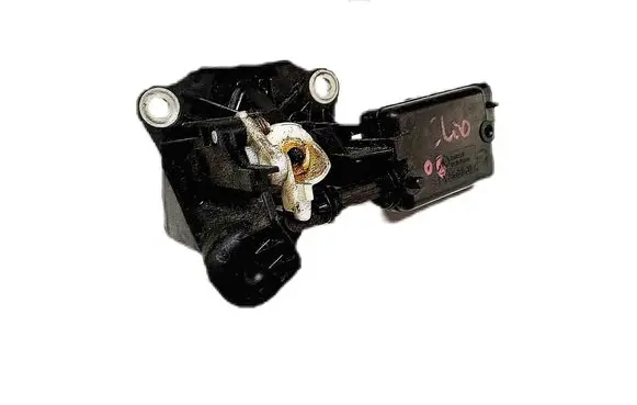 Renault Clio III Tailgate/trunk/boot exterior handle 8200447266