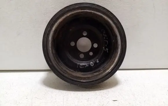 Volkswagen Golf V Crankshaft pulley 03G105243