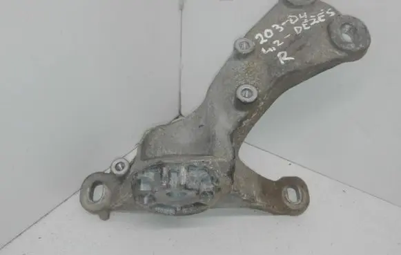 Audi A8 S8 D4 4H Gearbox mounting bracket 4H0399114E
