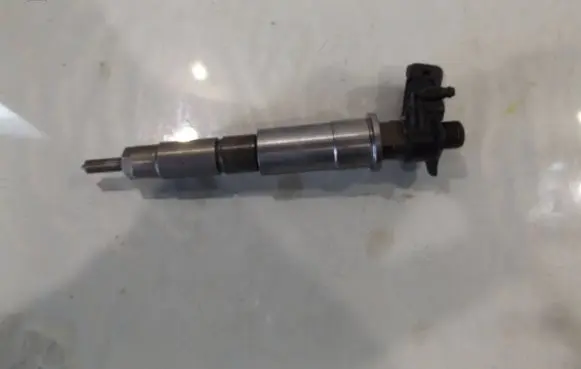 Fuel injector