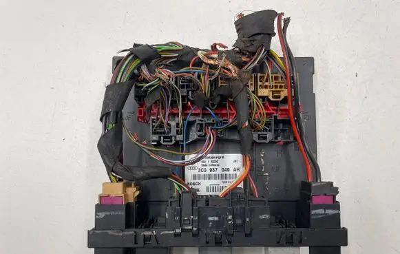 Volkswagen Touran I Comfort/convenience module 3C0937049AH 00694909