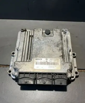 Opel Vivaro Engine control unit/module 0281014648 8200823728 8200666516