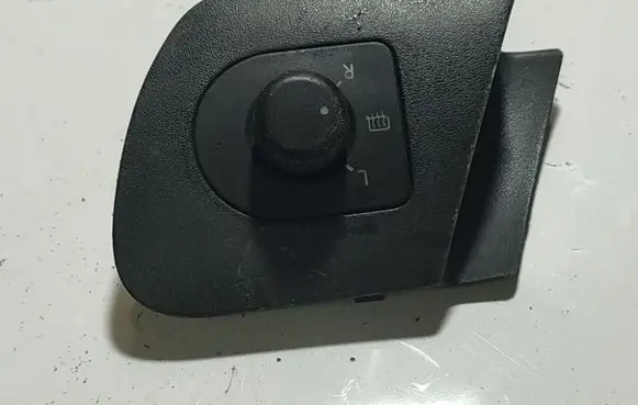 Skoda Octavia Mk1 (1U) Windscreen/window heater switch 1U1867185C