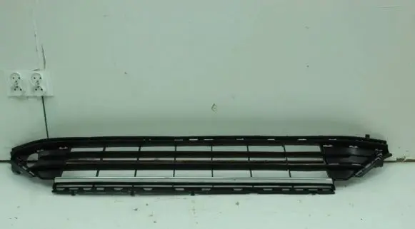 Volkswagen Golf VII Front bumper lower grill 5B0853677L 3200201109 09541820100