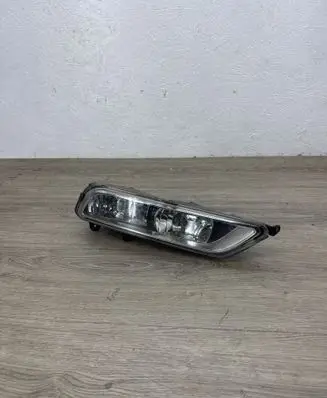 Volkswagen PASSAT B7 Front fog light 
