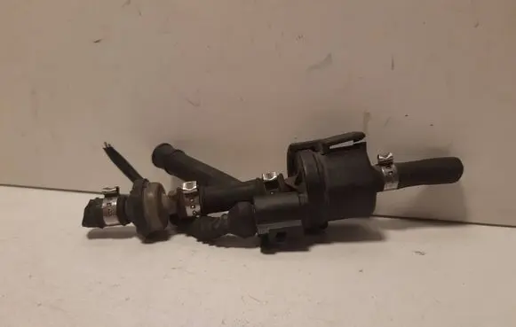 Audi A4 S4 B6 8E 8H Valve vacuum 8E0133784B