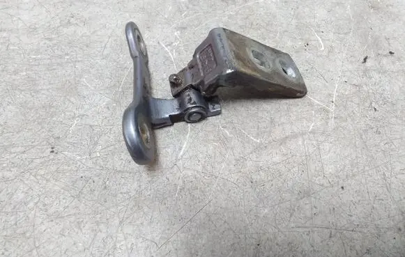 Opel Vectra C Front door upper hinge