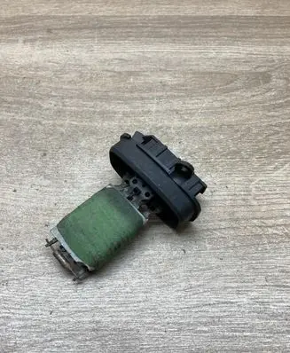 Mercedes-Benz Vito Viano W638 Heater blower motor/fan resistor X19133282S