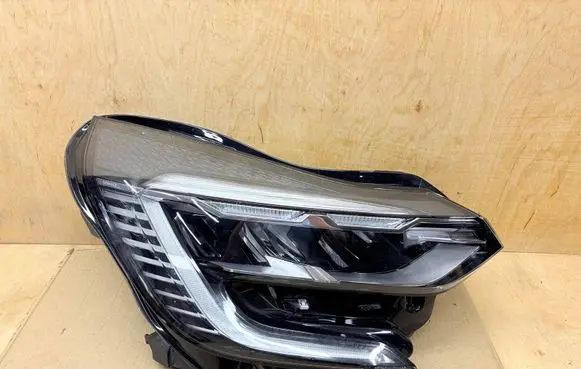 Renault Captur II Headlight/headlamp 260104525R 1EX2474