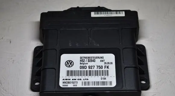 Audi Q7 4L Gearbox control unit/module 09D927750FK