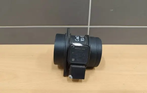 Mercedes-Benz A W169 Mass air flow meter A0000942948 5WK97003 1525A001
