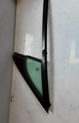 Audi Q7 4M Rear vent window glass 4M0845114B