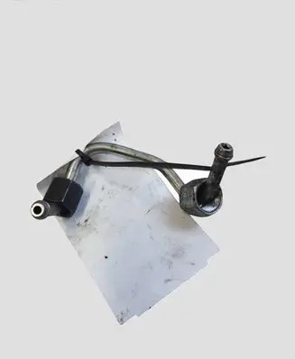 Volvo S60 Fuel injector supply line/pipe