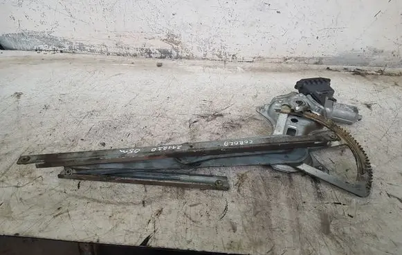 Toyota Corolla Verso AR10 Front door window regulator with motor 997249100