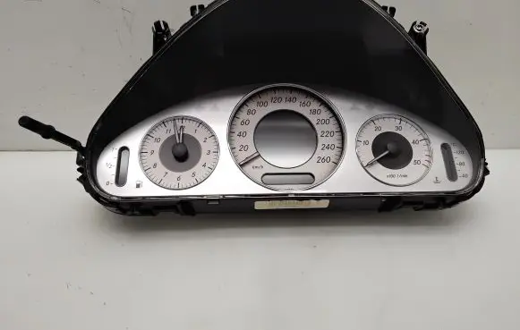 Mercedes-Benz E W211 Speedometer (instrument cluster) A2115405747 110080292