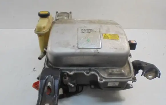 Toyota Prius (NHW20) Voltage converter inverter G9200-47121