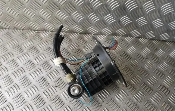 Mercedes-Benz SLK R171 In-tank fuel pump A1714700690