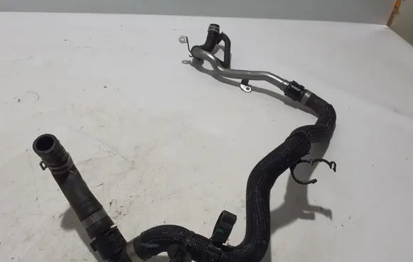 Renault Trafic III (X82) Engine coolant pipe/hose 924108542R