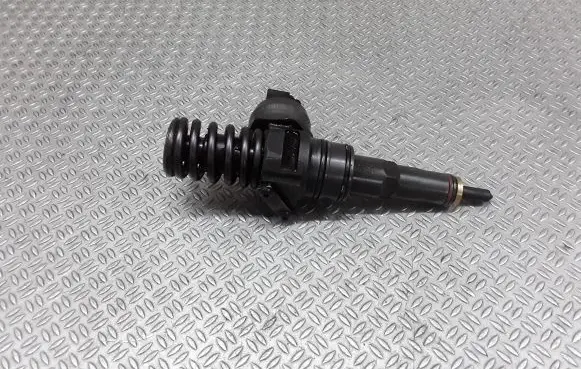 Skoda Octavia Mk2 (1Z) Fuel injector 038130073AG