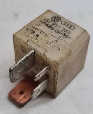 Volkswagen Golf IV Other relay 357911253 14030000 PA66GF30