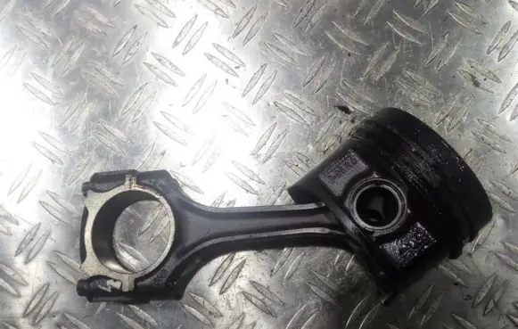 Mercedes-Benz C W202 Piston with connecting rod 8976g