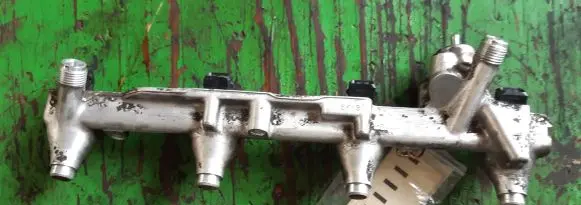 Ford Escort Fuel main line pipe