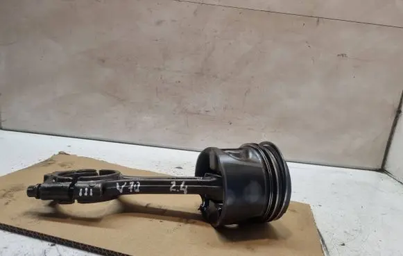 Volvo V70 Piston with connecting rod 81L79