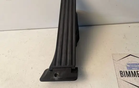 BMW 5 G30 G31 Accelerator throttle pedal 6859999