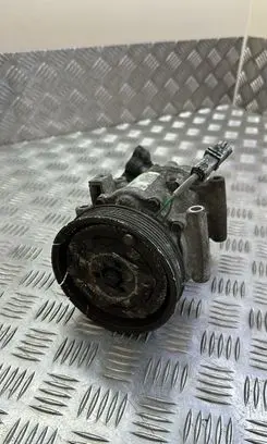 Nissan Juke I F15 Air conditioning (A/C) compressor (pump) 92600AZ74A
