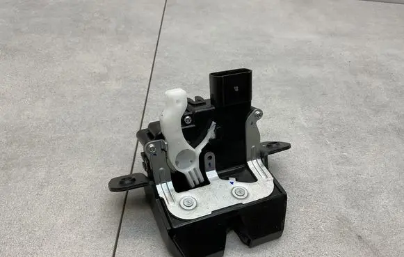 Hyundai Tucson TL Tailgate/trunk/boot lock/catch/latch 