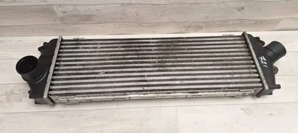 Opel Vivaro Intercooler radiator 8200411160C 992563J 93854162