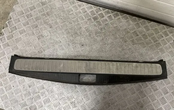 Opel Zafira C Trunk/boot sill cover protection 13289563