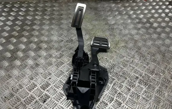 Audi TT TTS RS Mk3 8S Pedal assembly 5Q2723058AP