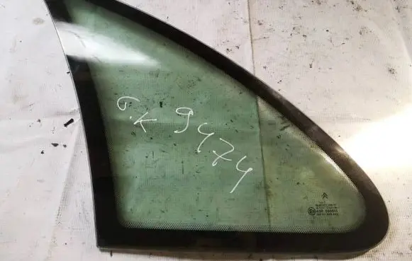 Citroen Xsara Picasso Rear side window as2