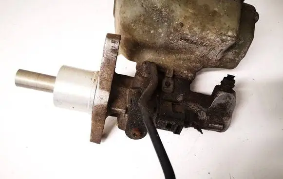 Volkswagen Golf Plus Master brake cylinder 1K0945459