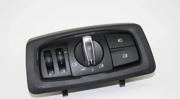 BMW 2 F46 Light switch 9311729