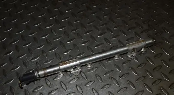 Volkswagen Golf VII Fuel main line pipe 04E133320D