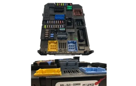 Peugeot 308 Fuse module 9819851480 28550137 BSI-EL5-CEM00