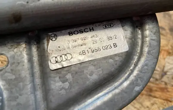 Audi A6 S6 C5 4B Front wiper linkage and motor 4B1955023B