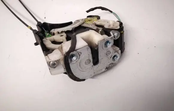 Mitsubishi Outlander Rear door lock 