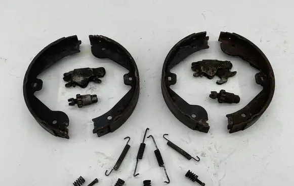 Volkswagen Touareg I Handbrake/parking brake pads 7L0698525 7L0698545 7L0698545A