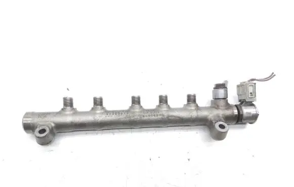 Volvo V60 Fuel main line pipe 31303612