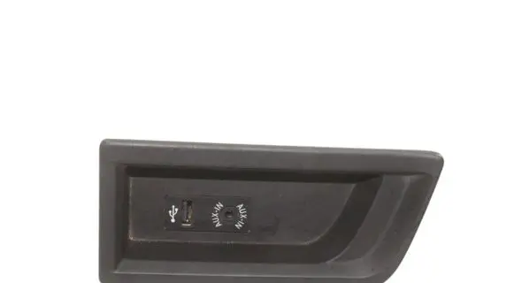 BMW 4 F32 F33 AUX in-socket connector 9207358