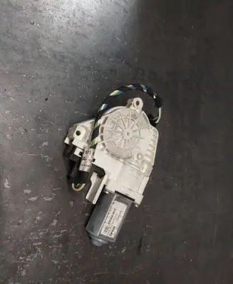 Audi A6 S6 C6 4F Front door window regulator motor 4F0959802D