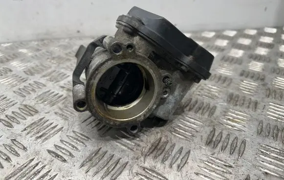 Volkswagen Golf V Throttle valve 03C133062C