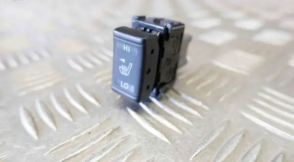 Nissan Qashqai Seat heating switch 
