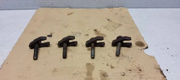 Chrysler Voyager Fuel Injector clamp holder
