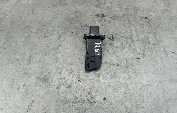 Ford Fiesta Mass air flow meter 8V2112B579AA