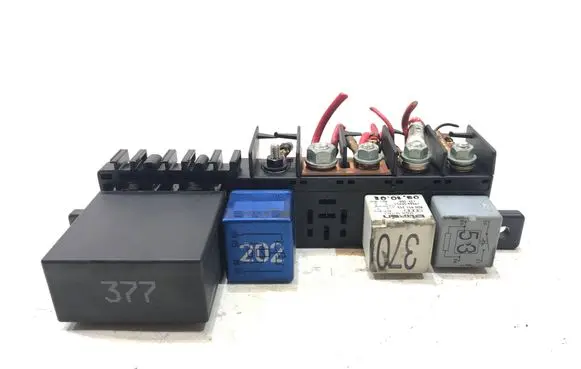 Volkswagen PASSAT B5.5 Fuse box set 8L0941822A